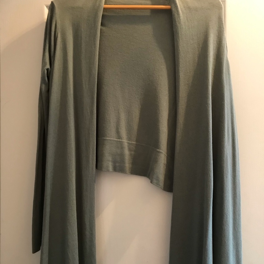 BCBG wrap - Picture 2 of 5